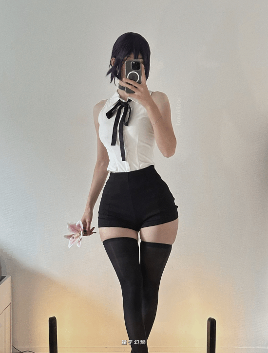 《疯狂动物城》性感朱迪COS 脱光衣服谁还不是动物